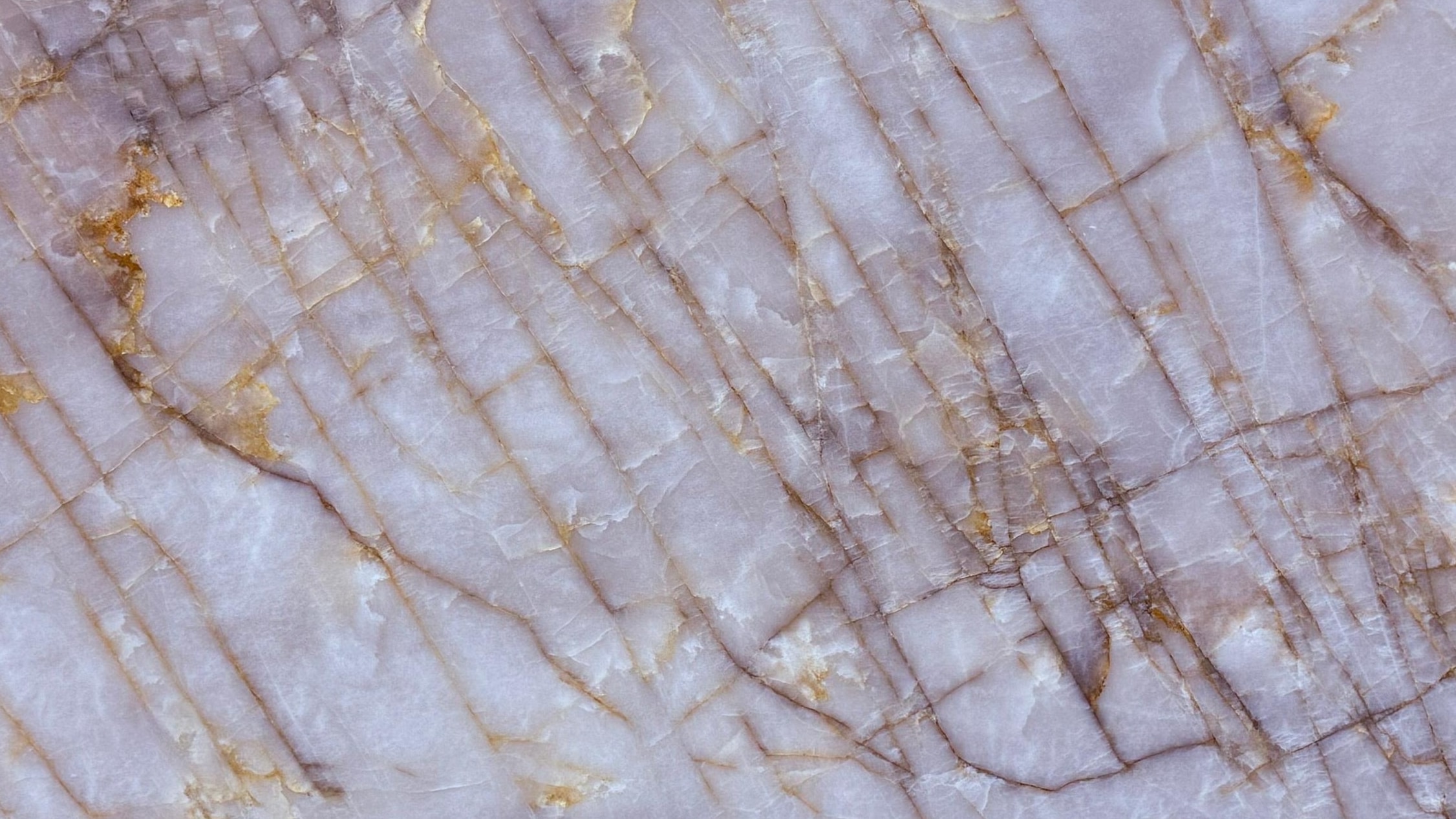 Smokey Cristallo #302 · 118" X 72"