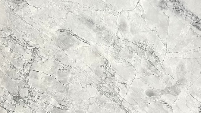Calacatta Super White #11089 · 122" X 78"